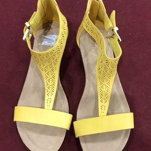 Kenneth Cole reaction sandals